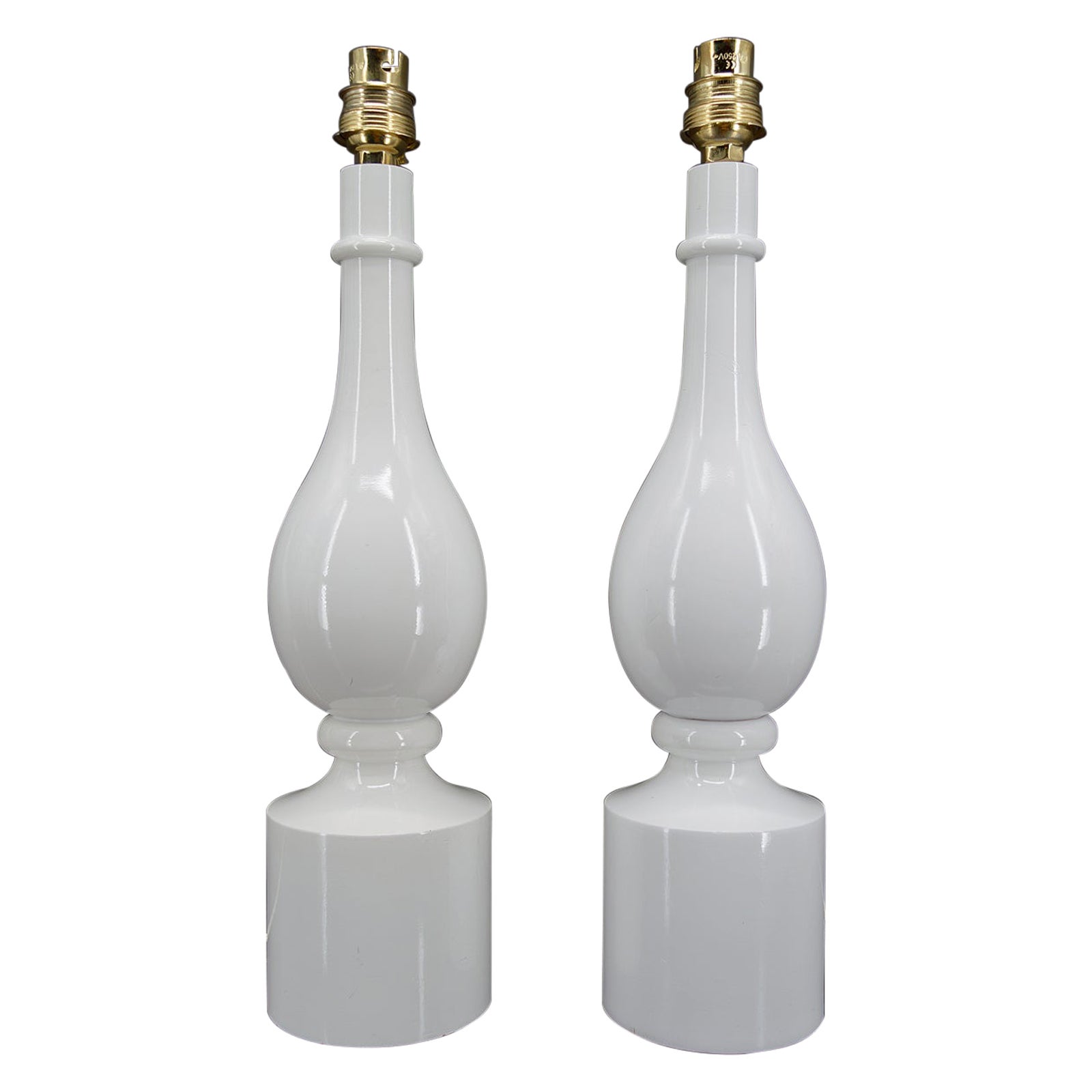 Paire de lampes blanches de Philippe Capelle, France, vers 1970 en vente