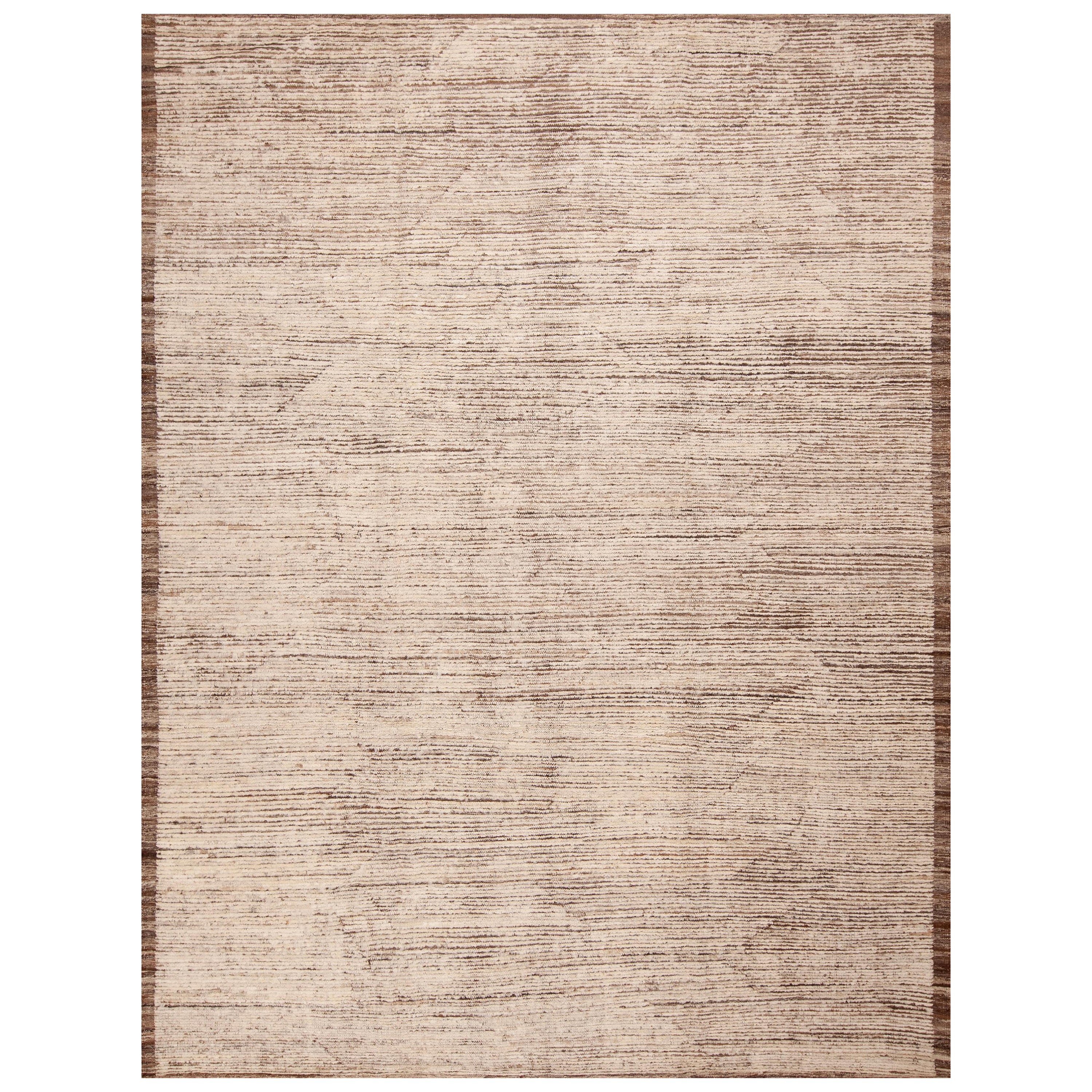 Nazmiyal Collection Abstract Minimalist Modern Room Size Area Rug 9' x 11'9" For Sale