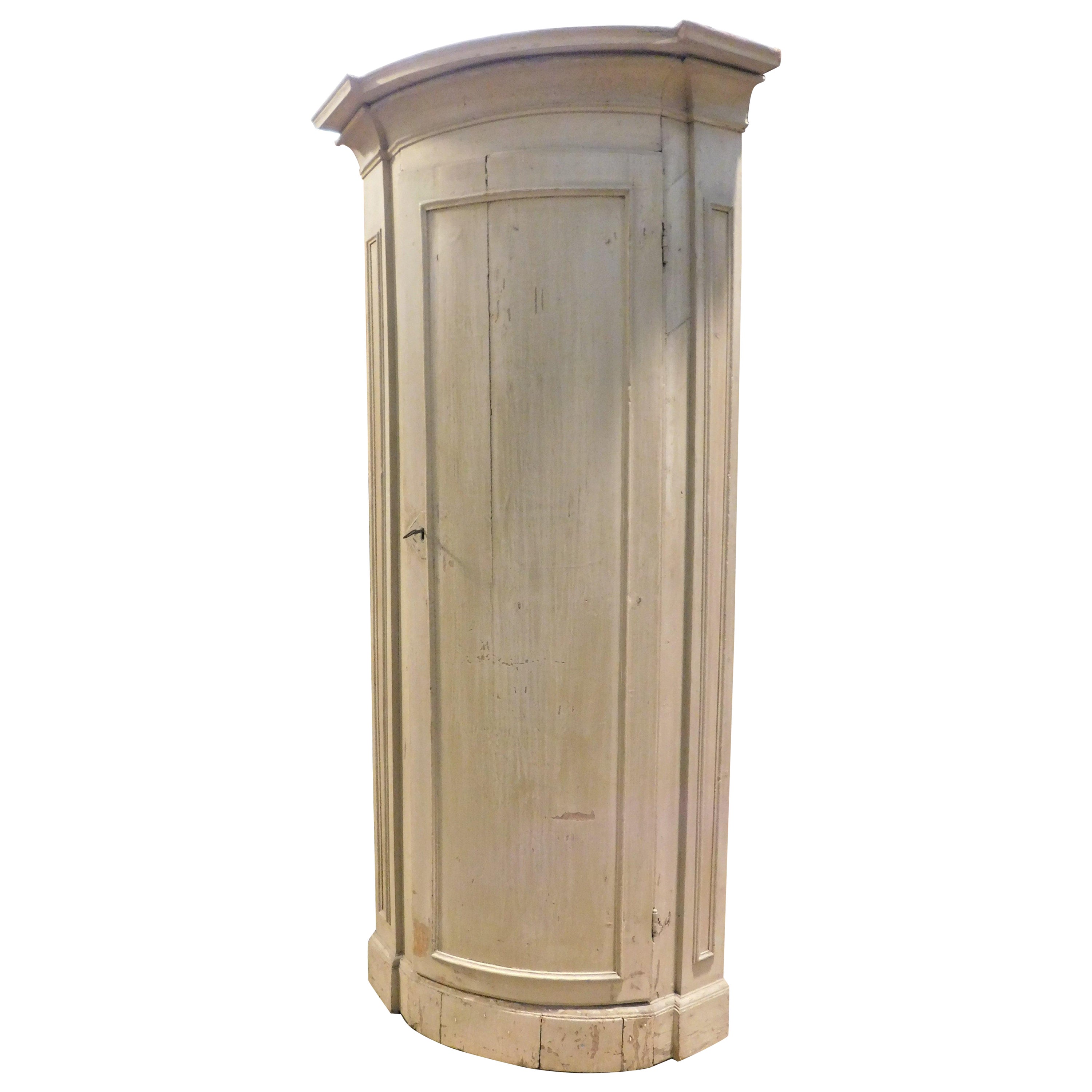 Lacquered wooden wardrobe corner, light green, Italy  For Sale