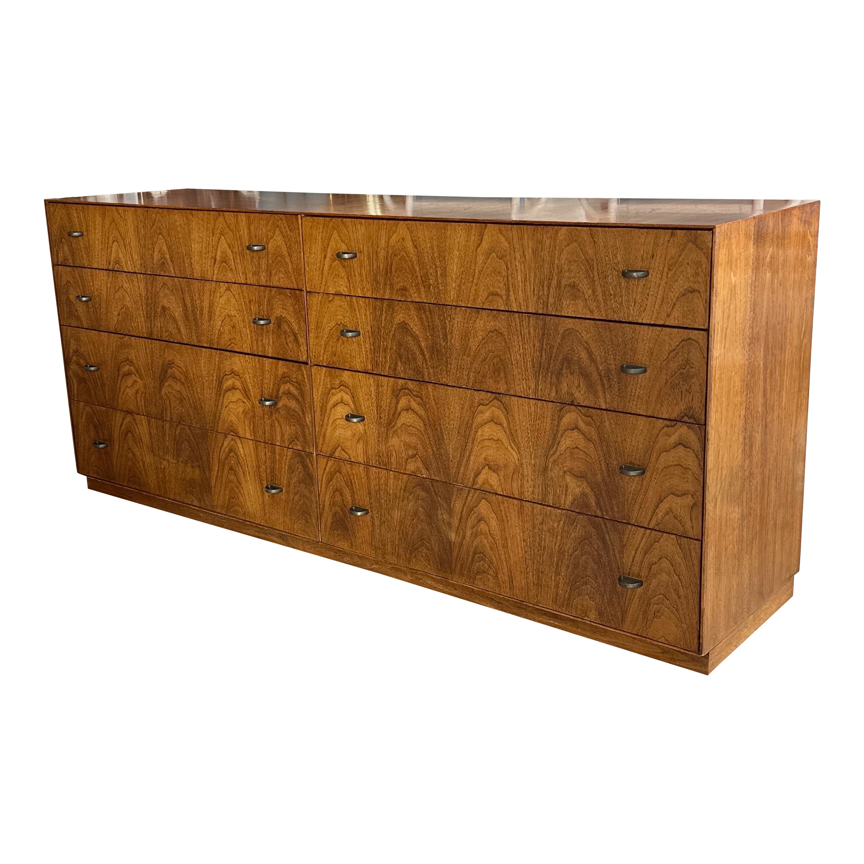 Vintage Mid Century Modern 8 Drawer Dresser By Directional Custom Collection  For Sale