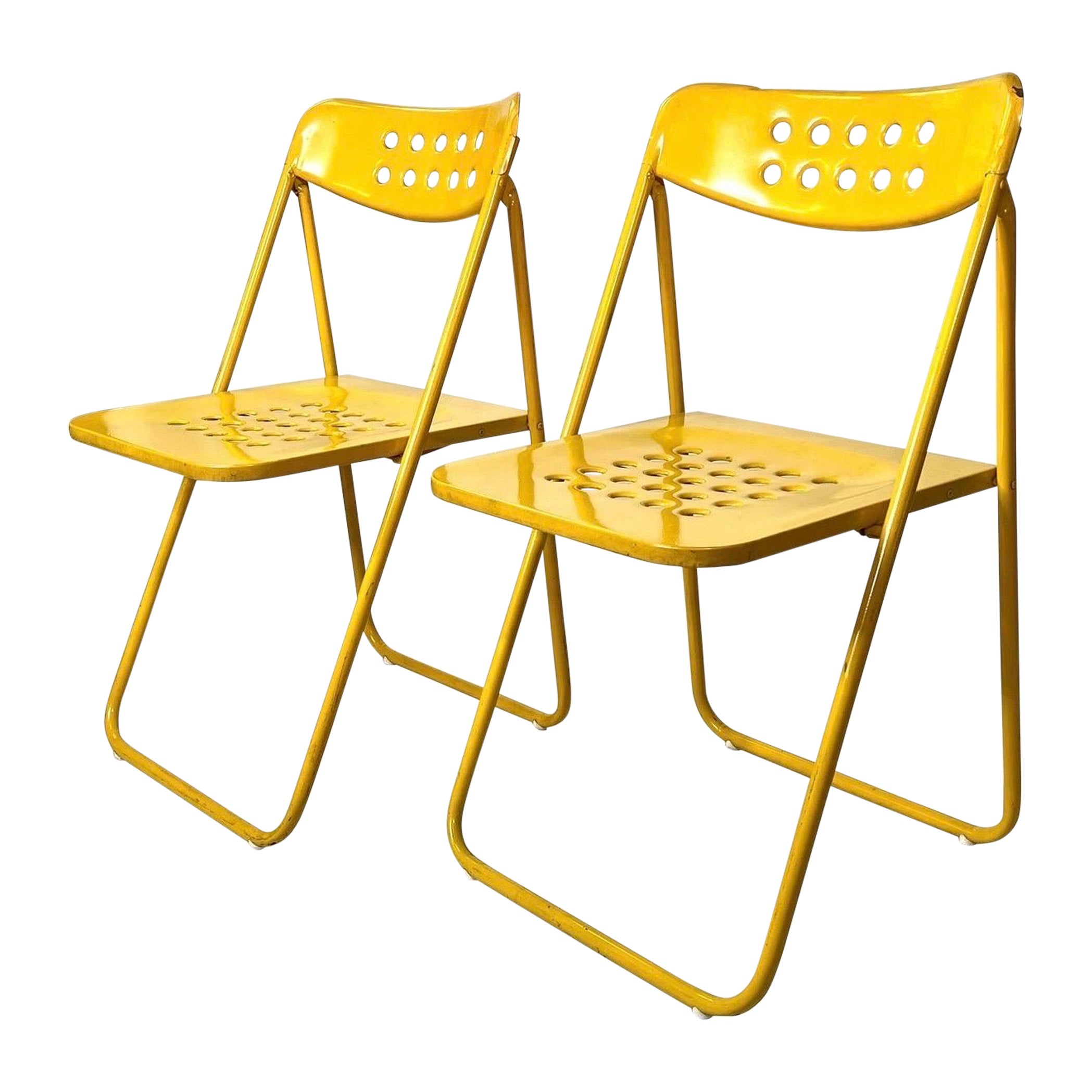 Gelbe industrielle moderne klappbare Vintage-Stühle – ein Paar