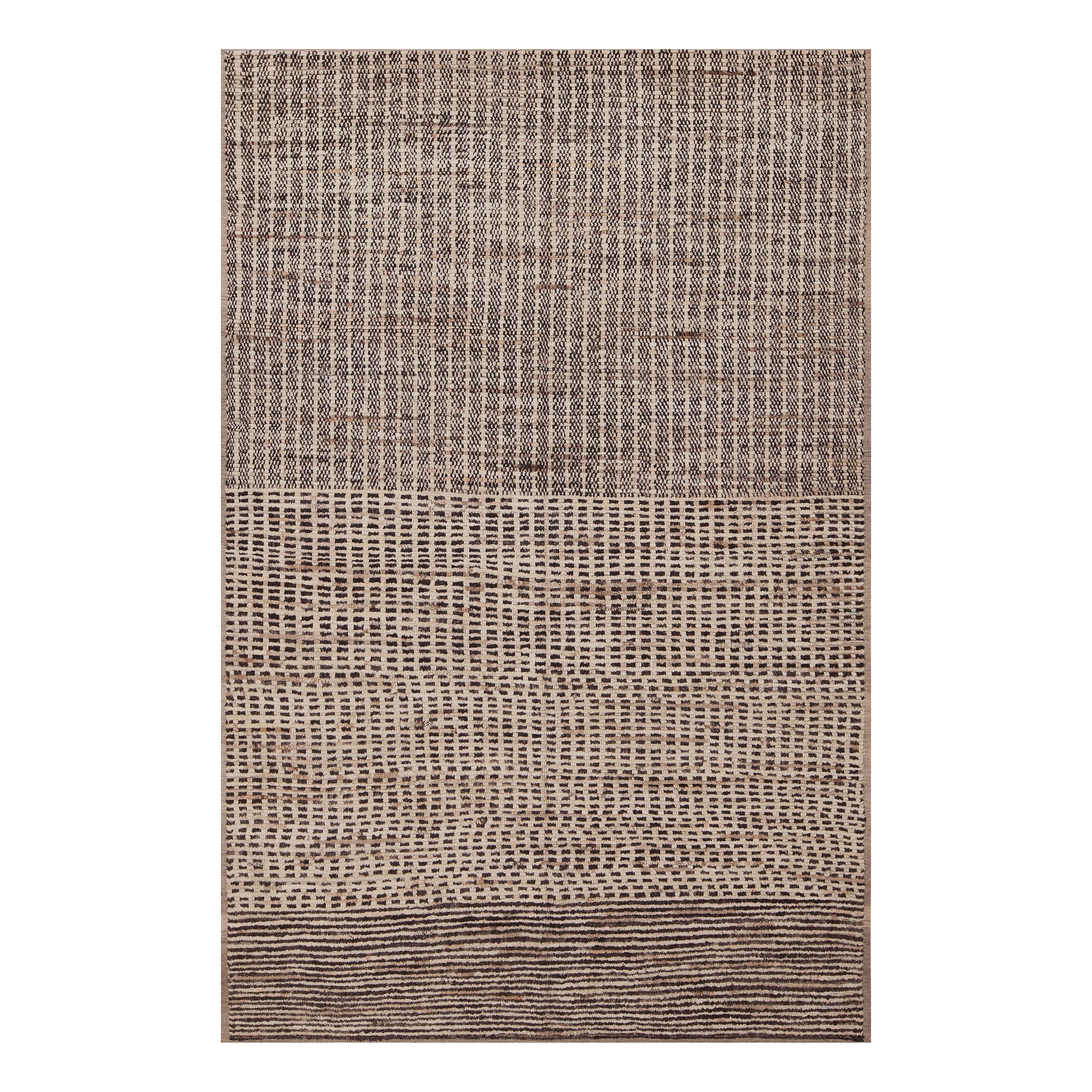 Nazmiyal Collection Elegant Abstract Primitive Modern Area Rug 6'2' x 8'11" For Sale