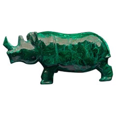 Rhinocéros en malachite sculpté à la main // 7.5 Lb.