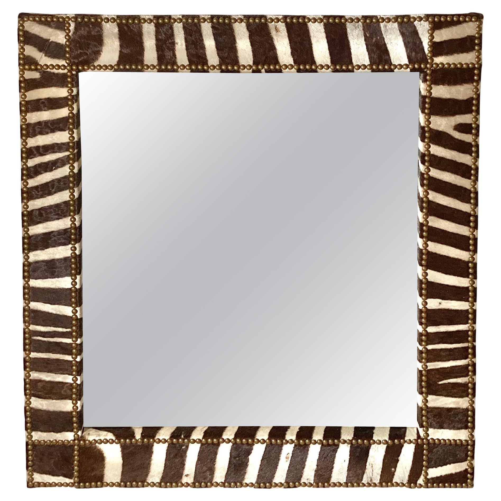 Miroir encadré en peau de zèbre avec garniture en tête de clou sur mesure en vente