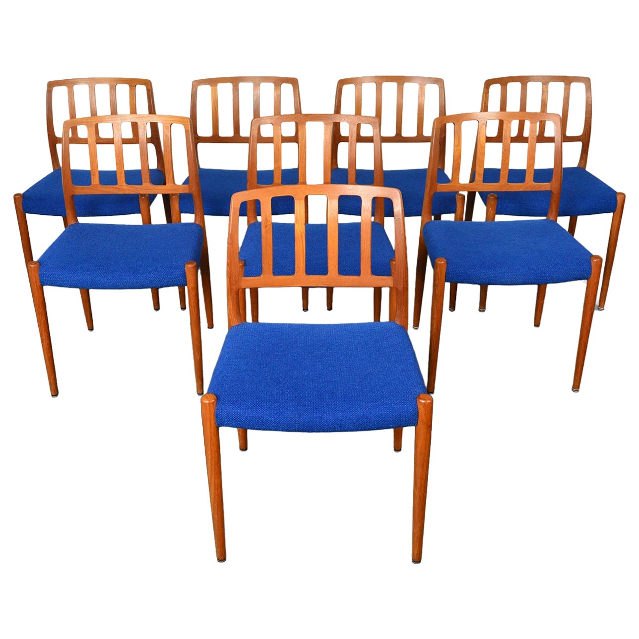 Set of Eight Moller Model 83 Dining Chairs in Teak For Sale