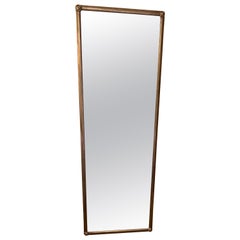 21e siècle Miroir argenté de trois quarts de longueur encadré sur mesure