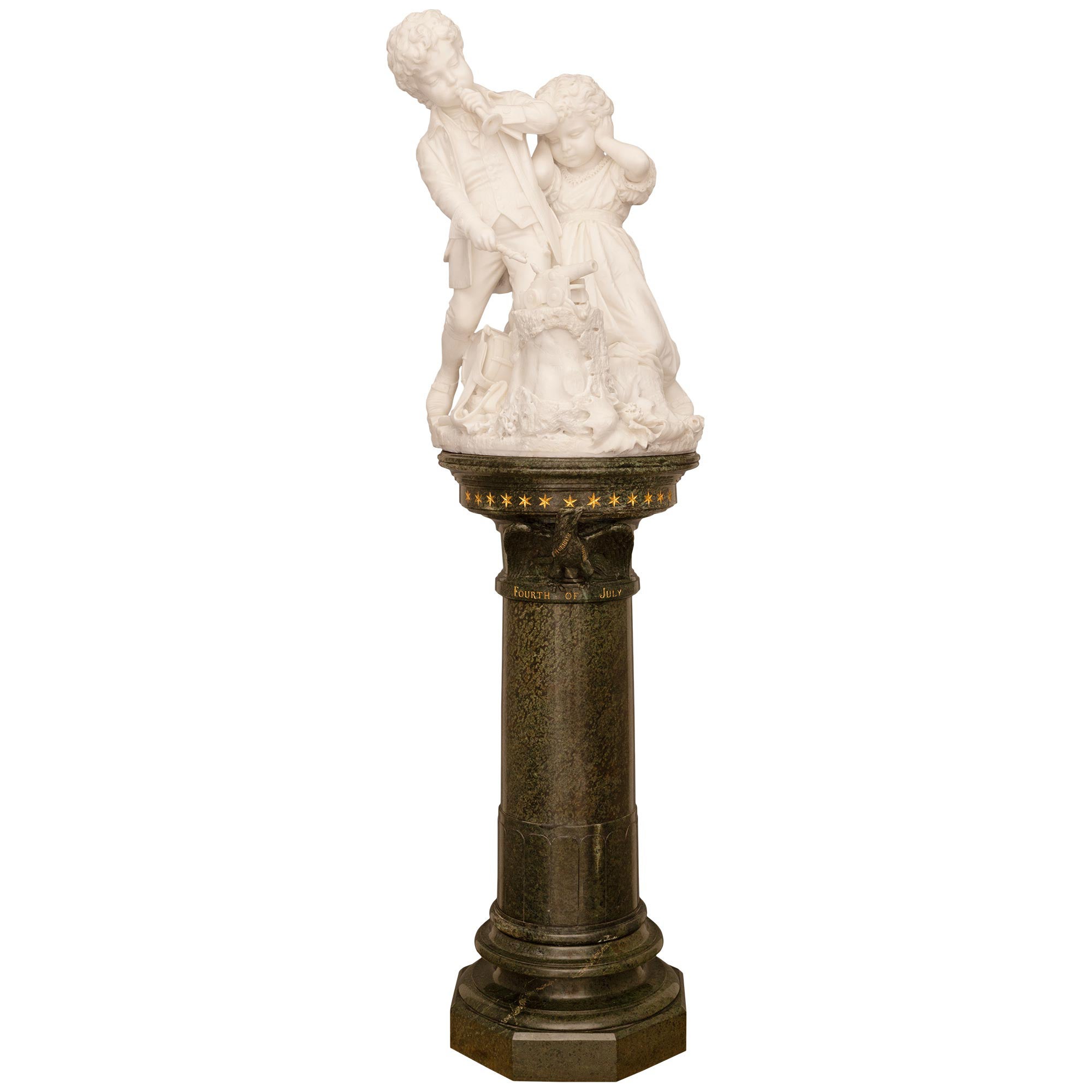 Amerikanische Marmorstatue aus dem 19. Jahrhundert auf ihrem originalen Vert De Patricia Pedestal