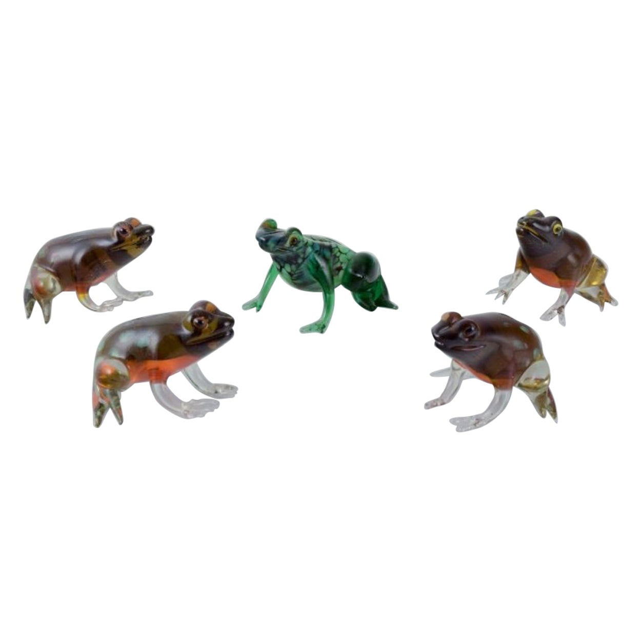 Murano, Italie. Collection de cinq figurines miniatures en verre représentant des grenouilles.