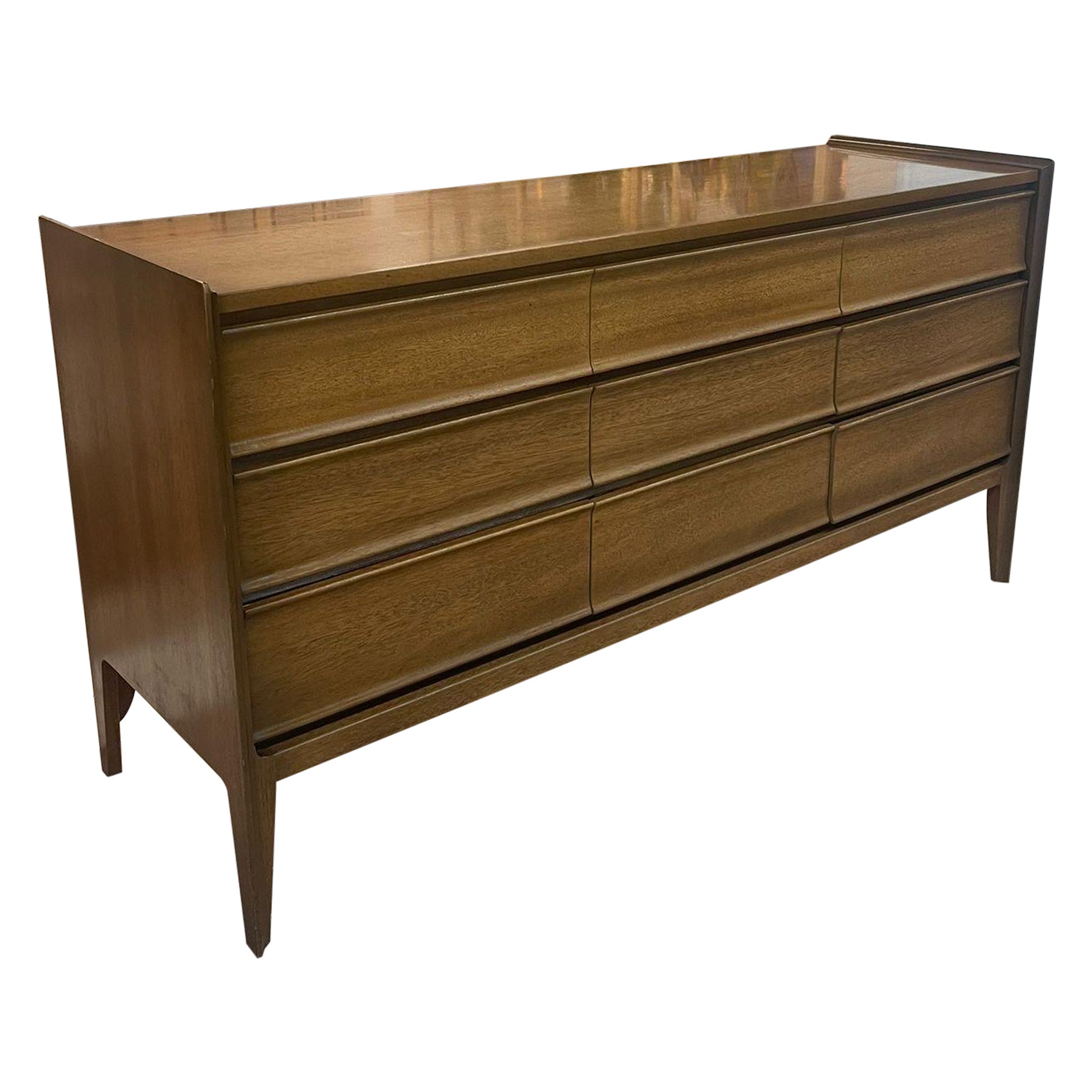 Vintage Mid Century Modern Dresser by United. For Sale