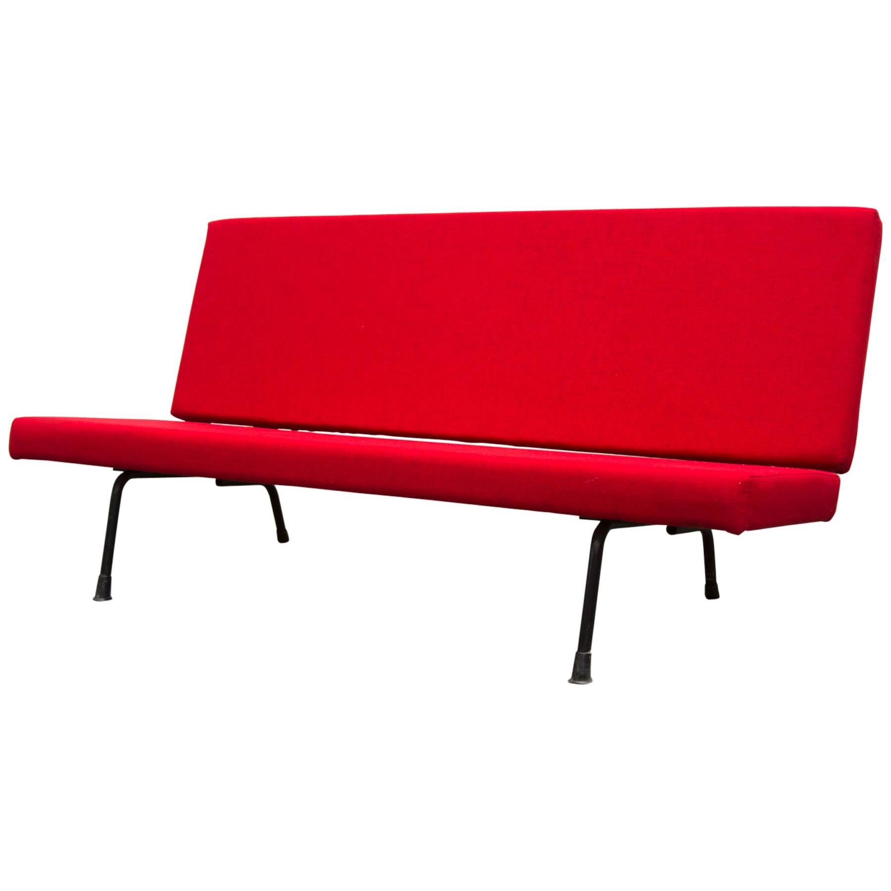 Canapé rouge 'Model 1712' nouvellement tapissé par André Cordemeyer pour Gispen