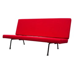 Newly Upholstered Red 'Model 1712' Sofa by André Cordemeyer for Gispen