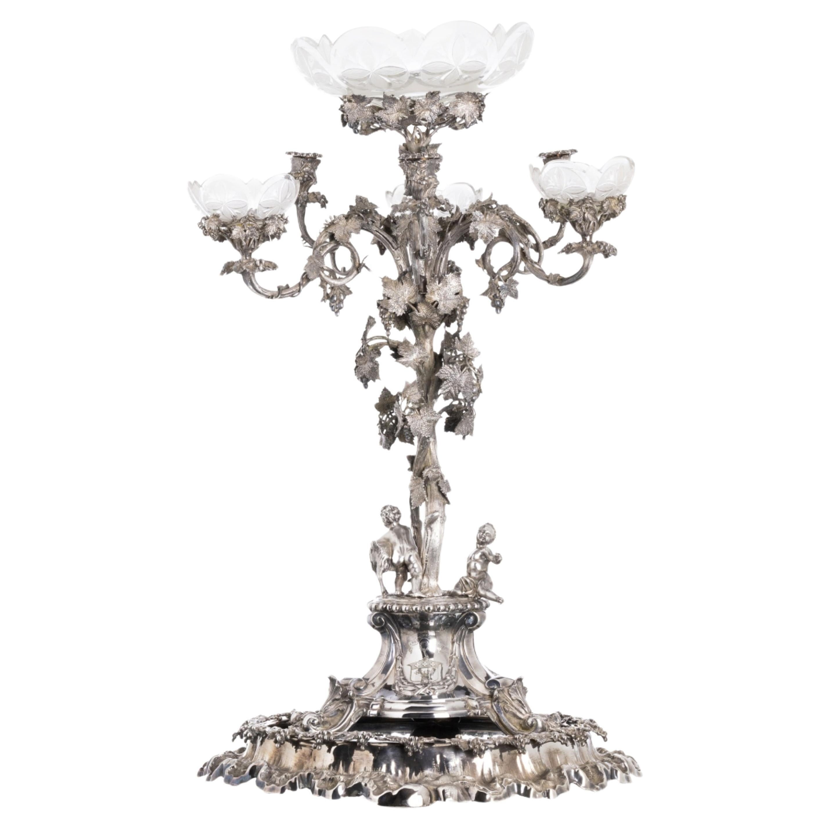 CANDELABRO IMPONENTE con stemmi della famiglia Whytt di Bennochy-Whyte-Melville 1860 XIX sec. in vendita