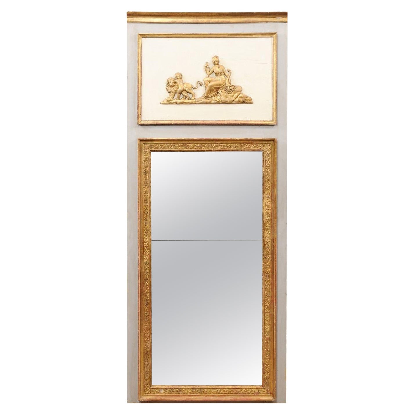 Miroir Trumeau peint et parcheminé doré du Directoire français du début du XIXe siècle