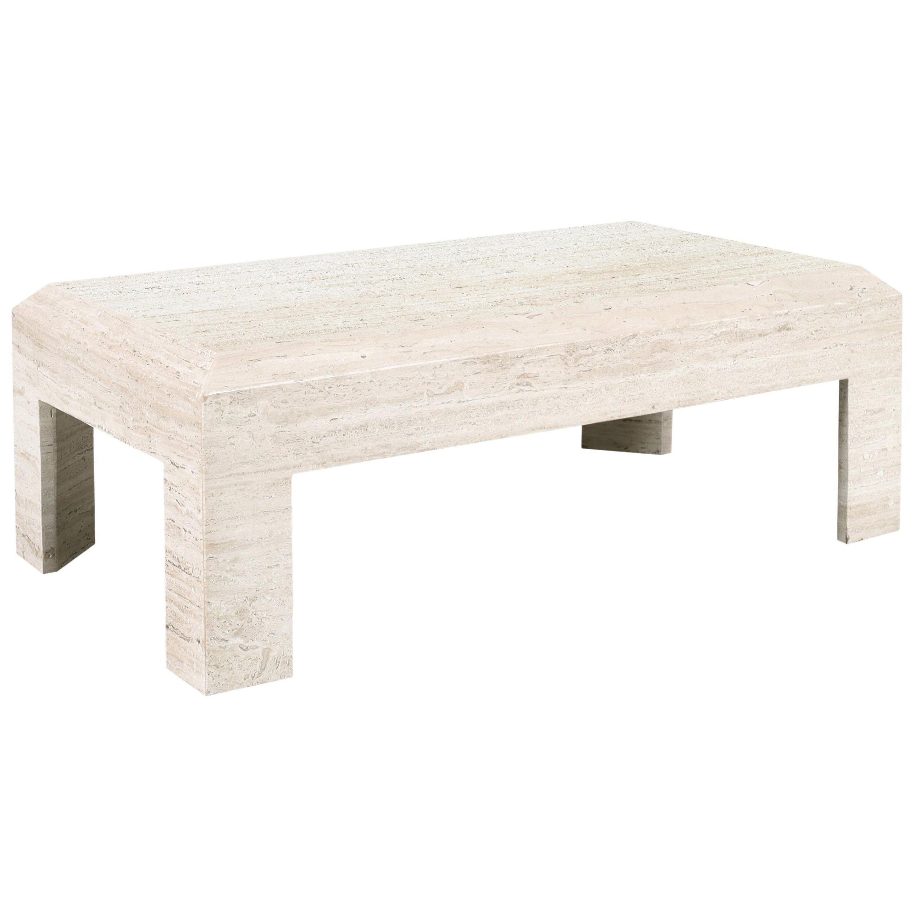 Modernistischer italienischer Couchtisch aus Travertin