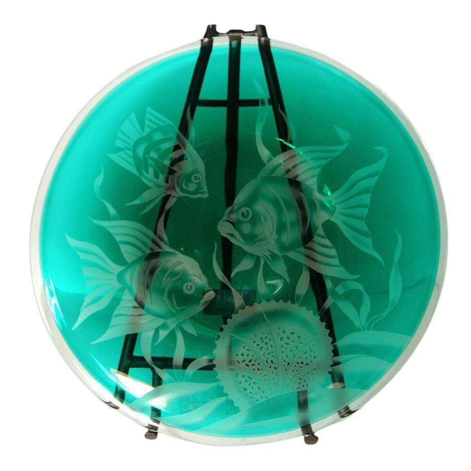 Correia Art Glass Großer handgeätzter dekorativer Teller, signiert im Angebot