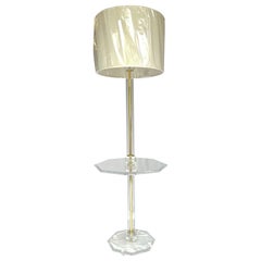 1970's Mid-Century Modern Lucite Stehleuchte mit integriertem Tisch