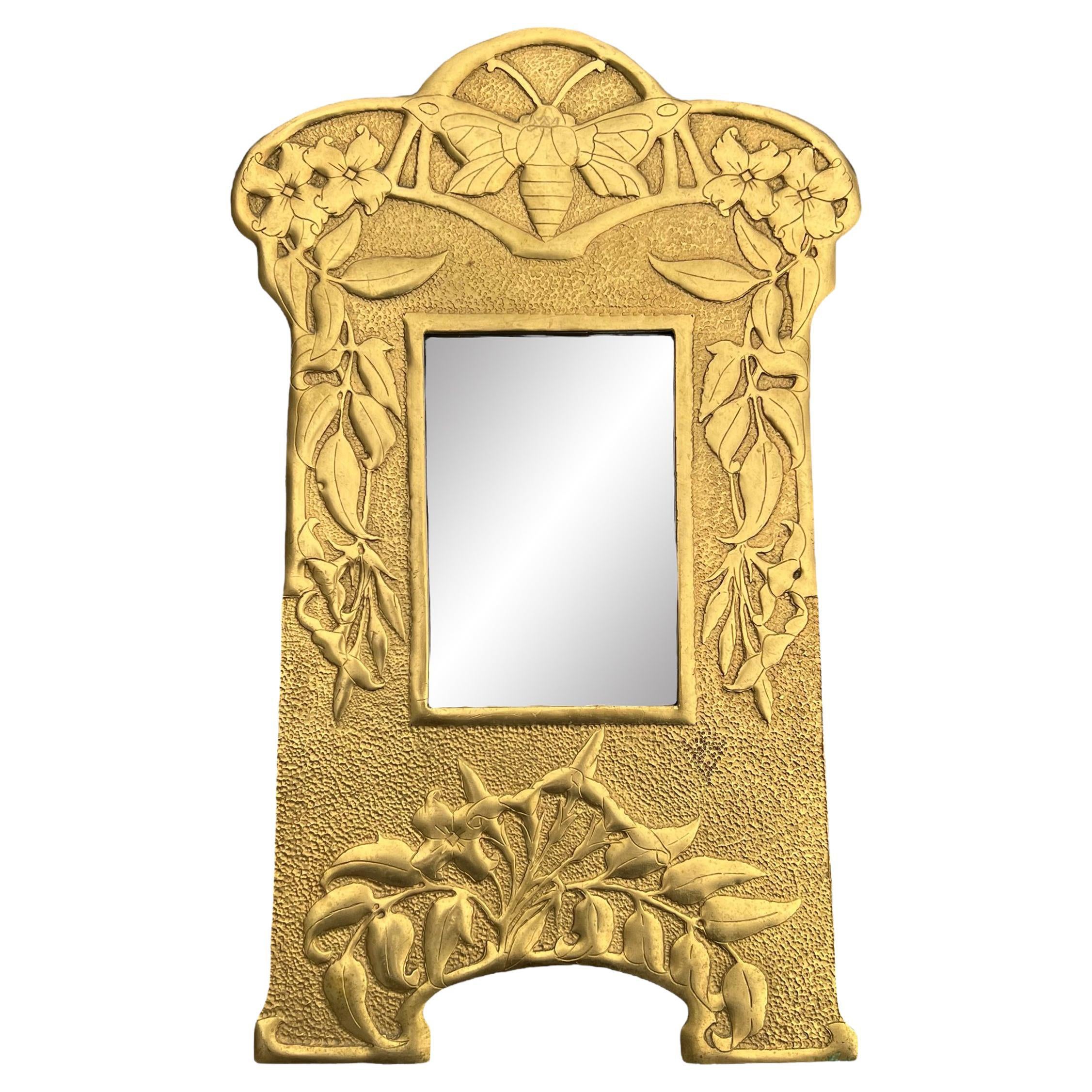 Miroir à encadrement en laiton Art Nouveau anglais du début du 20e siècle