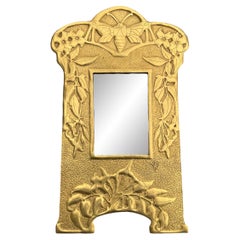 Miroir à encadrement en laiton Art Nouveau anglais du début du 20e siècle