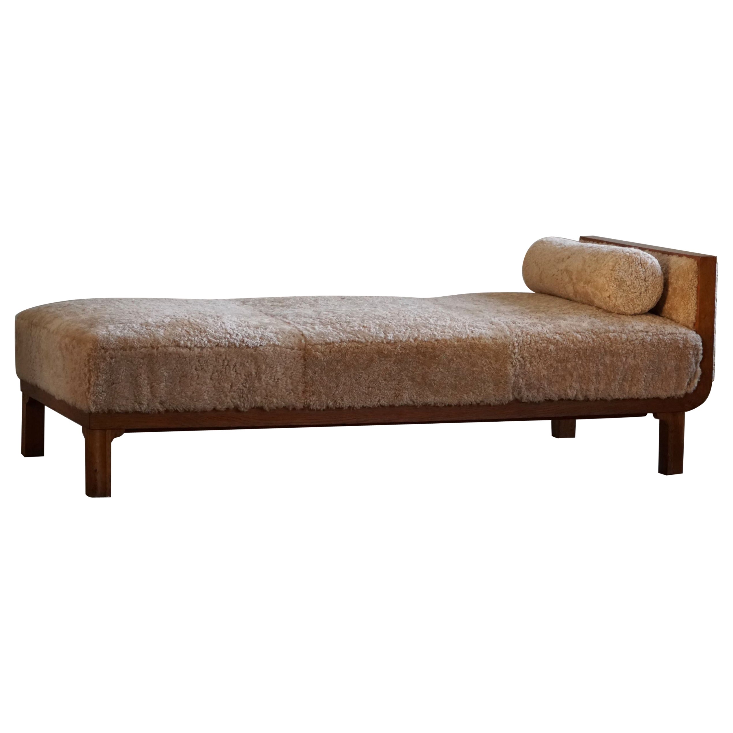 Art Deco Oak Daybed Reupholstered in Lambswool, By a Danish Cabinetmaker, 1940s