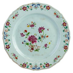 Assiette en porcelaine famille rose chinoise du 18ème siècle
