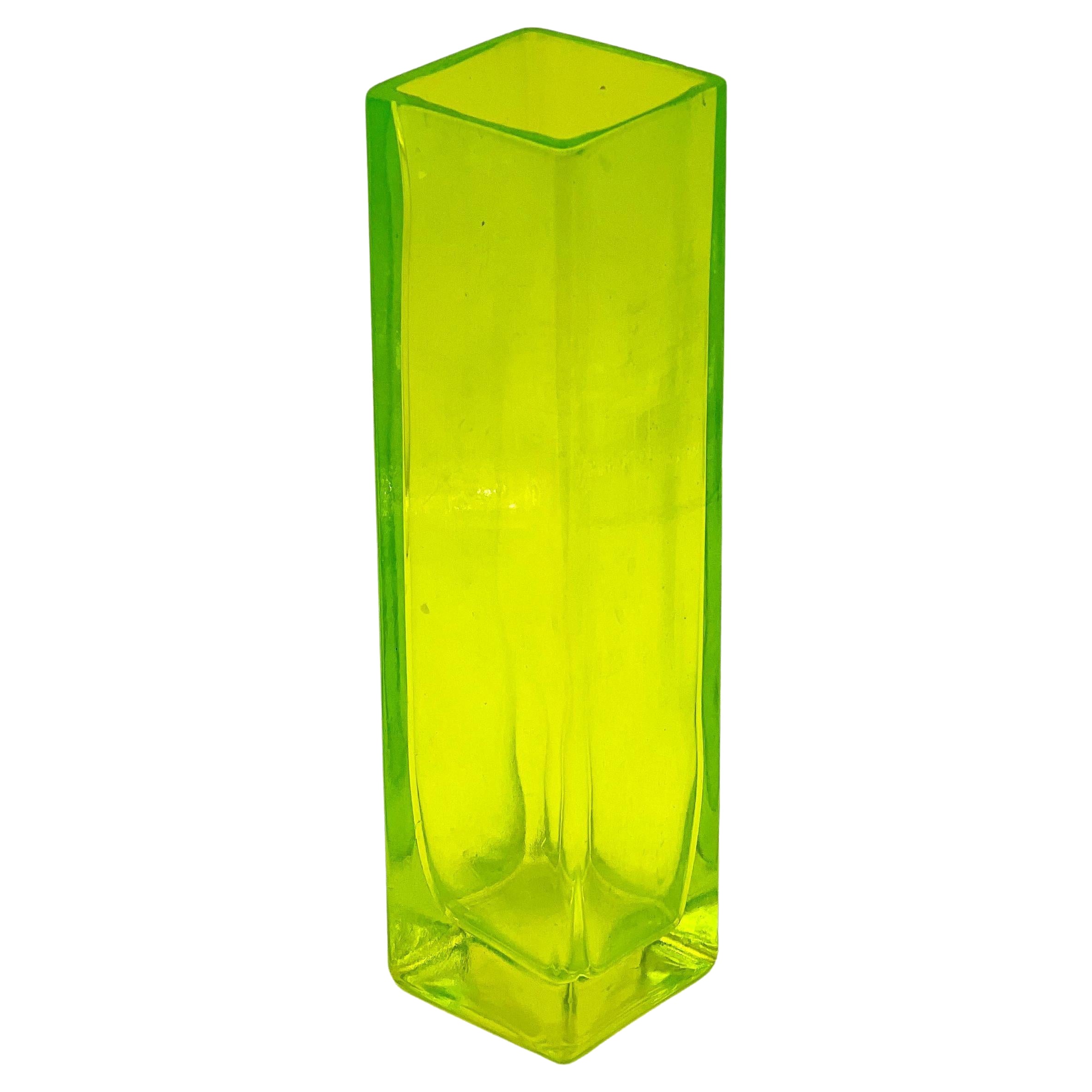 Vintage decorative geometric Murano vase in bright green glass For Sale