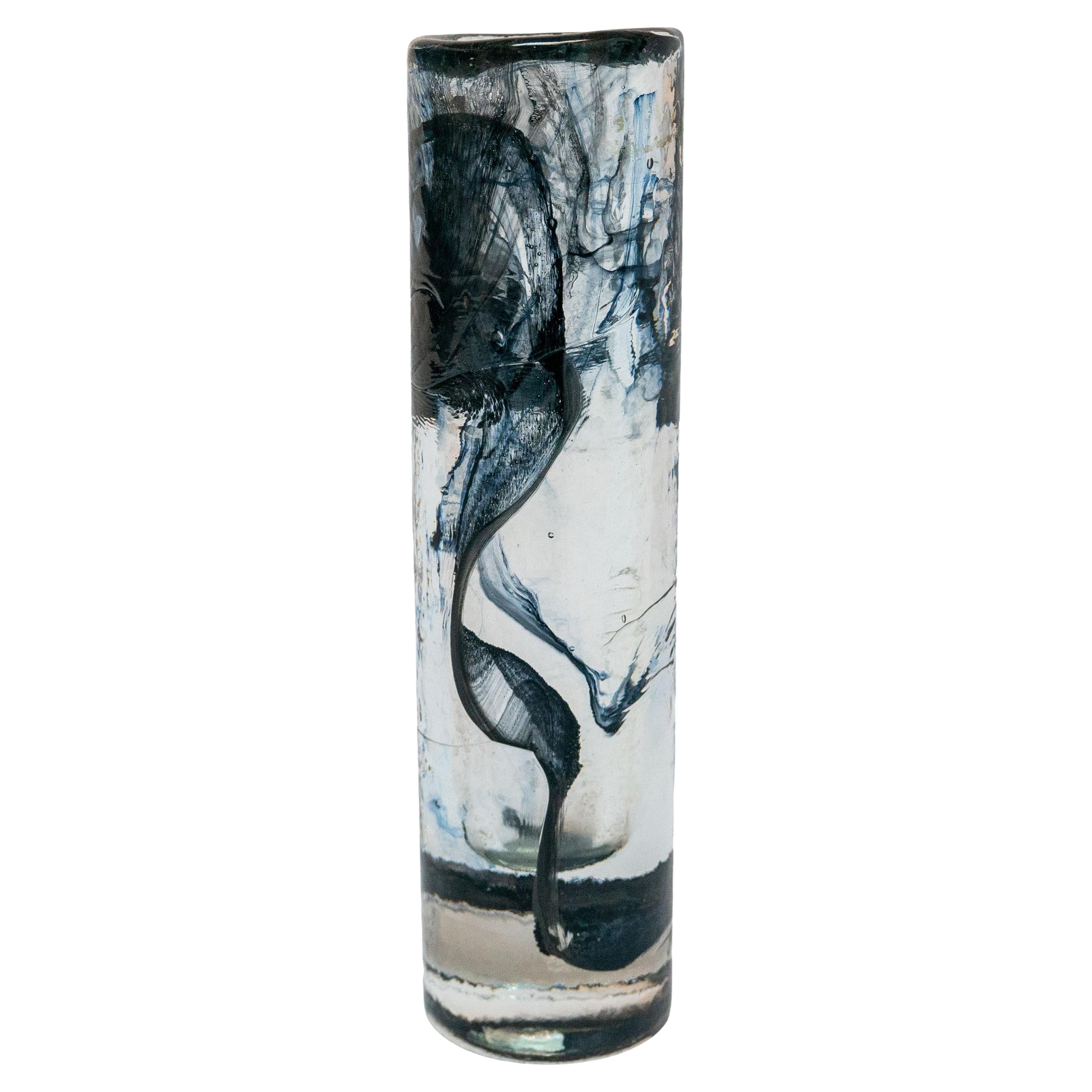 Vintage Tall and Massive Italian Vase in Clear Murano Glass with Ink-Like Decor For Sale