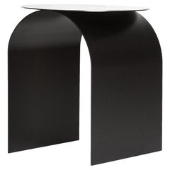 Contemporary Spinzi Palladium Metall Beistelltisch in Hammered Black mit runder Platte