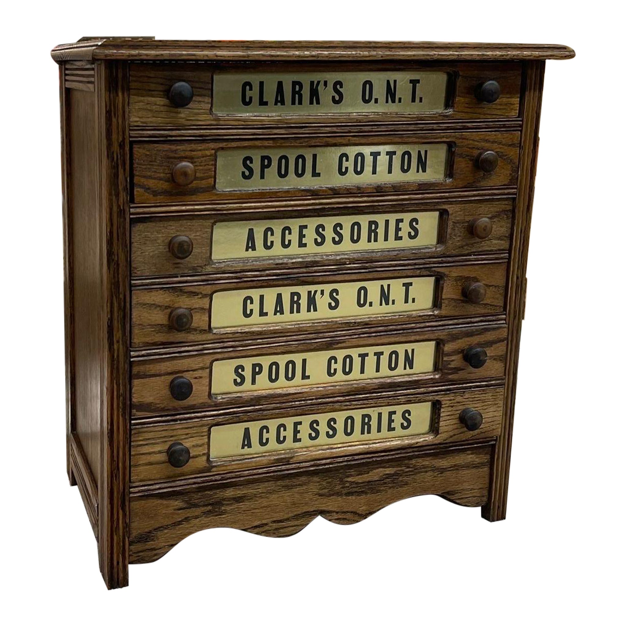 Vintage Clark's 0.n.t Spool Cabinet. im Angebot