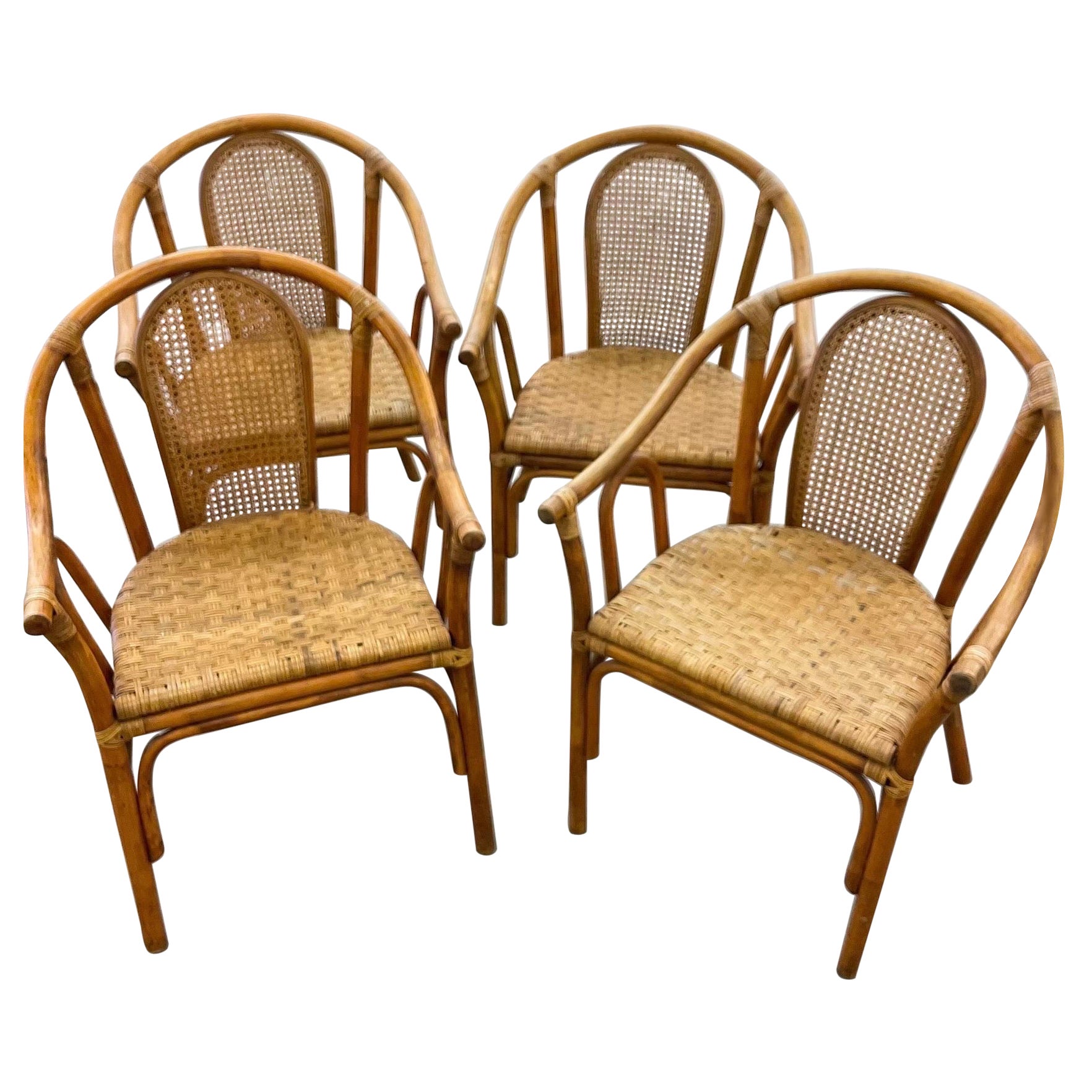 Esszimmerstühle aus Bambus und Rattan aus der Mitte des 20. Jahrhunderts mit Rohr-Intarsienrückenlehne – 4er-Set im Angebot