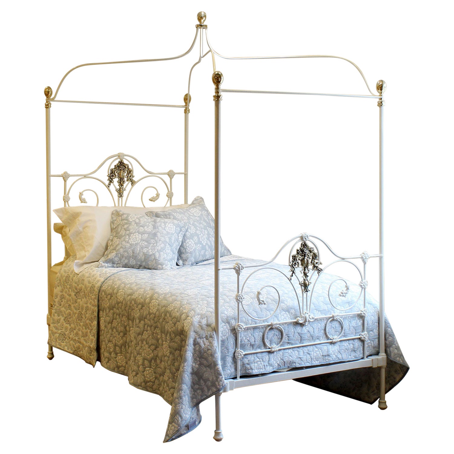 Single Cast Iron Four Poster Antique Bed in White M4P47 For Sale