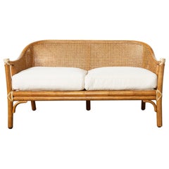 The Modernity Caned Settee Loveseat en rotin organique