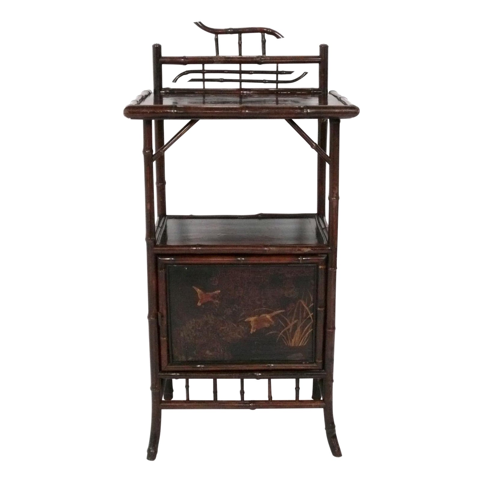 Armario de bambú lacado Chinoiserie French Aesthetic Movement Siglo XIX