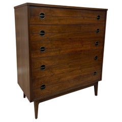 Vintage Mid Walnut Toned 4 Drawer Dresser.