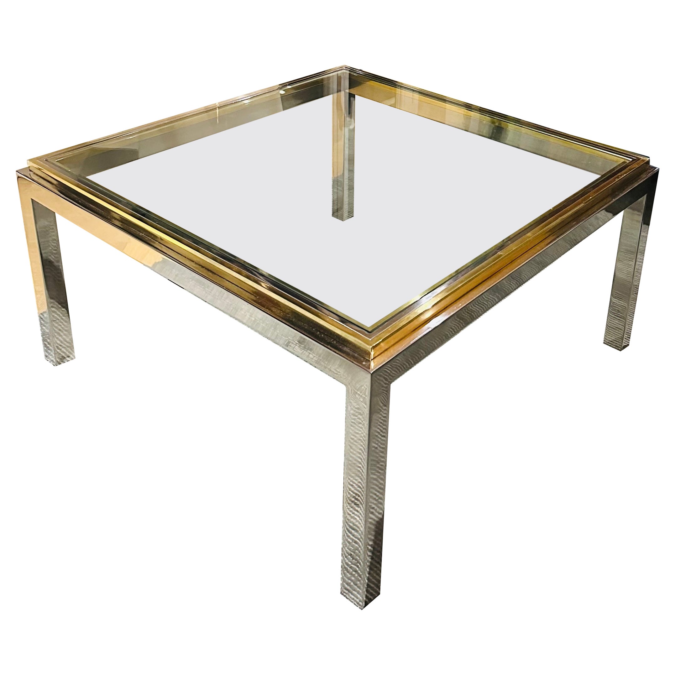 Table basse carrée française Jean Charles des années 1970 en laiton, chrome et verre transparent