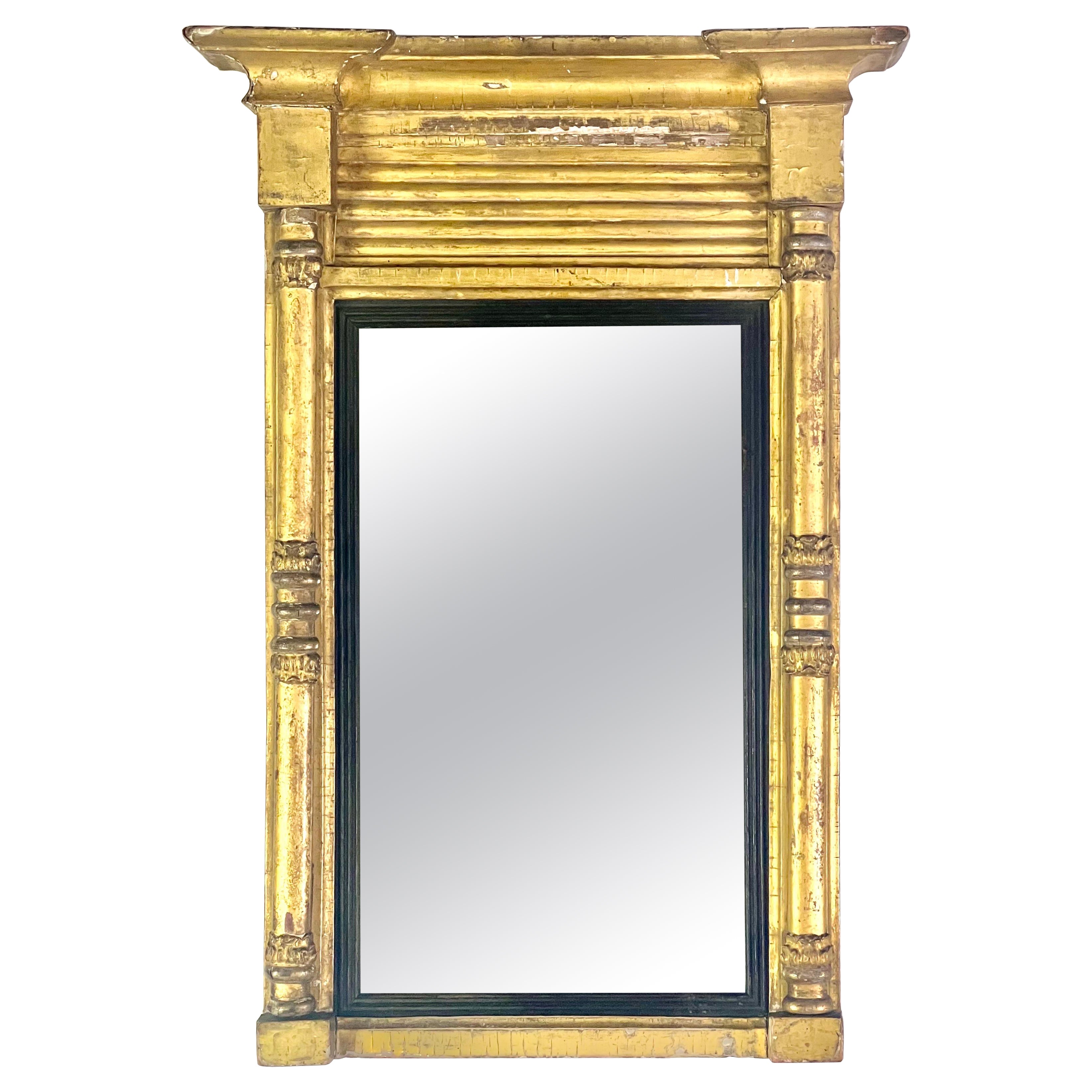 Miroir en bois doré Empire américain du XIXe siècle