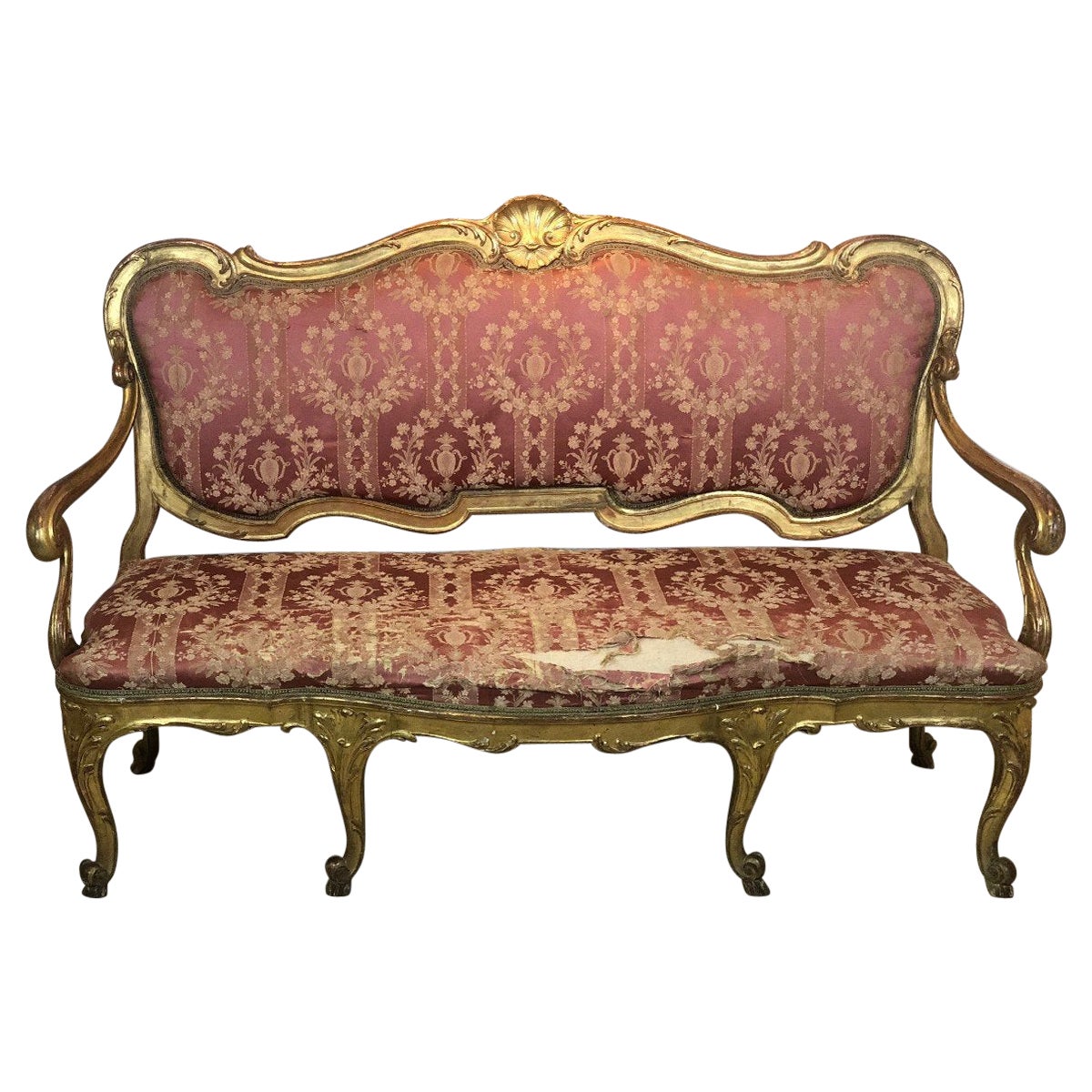 Canapé trois places finement marqueté en bois doré 18e siècle en vente