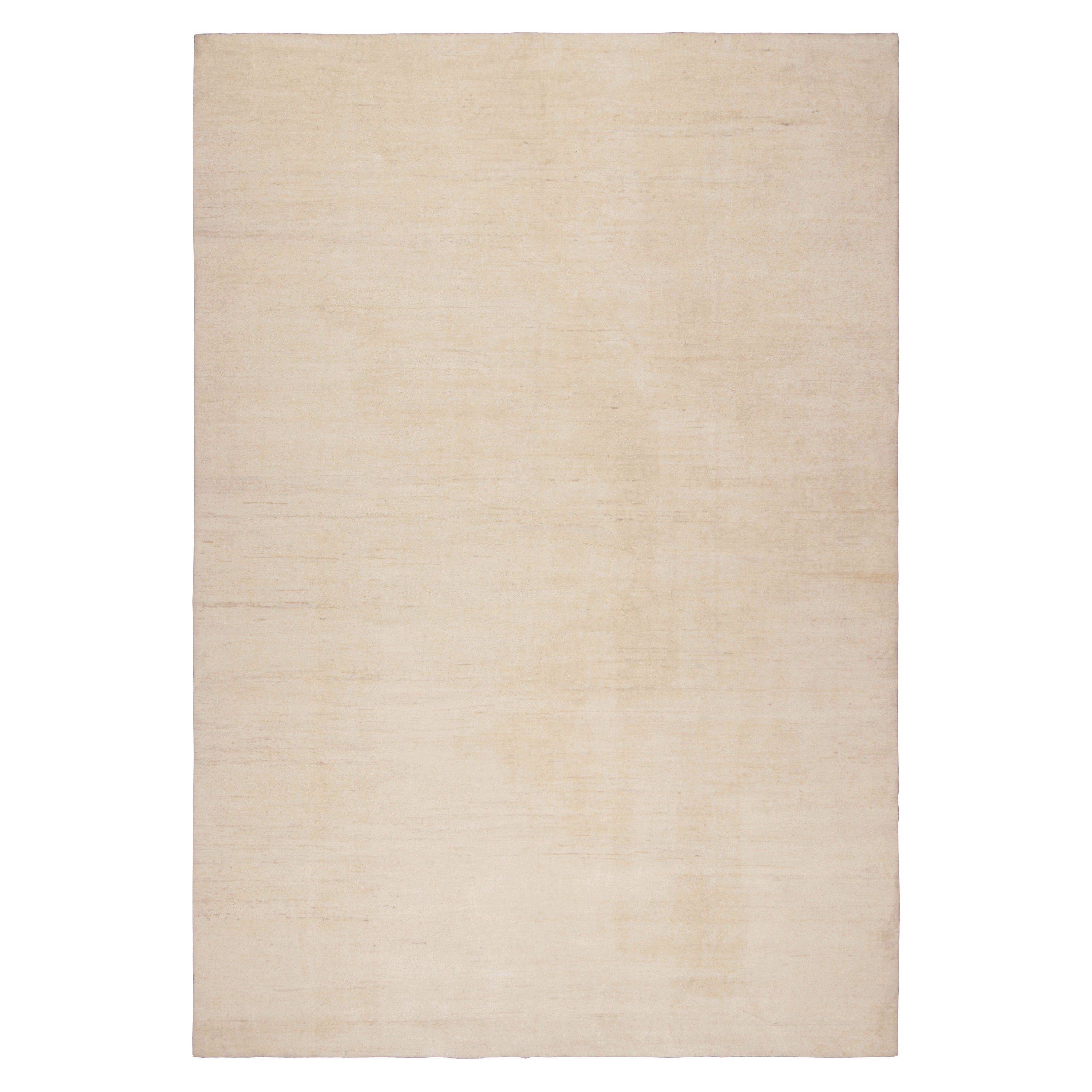 Noué à la main en laine, ce tapis contemporain 11x16 de couleur beige, qui vient s'ajouter à la collection Rug & Kilim Textural, est une interprétation inventive des tapis massifs, dont les rayures subtiles apportent du mouvement.

Sur le Design :