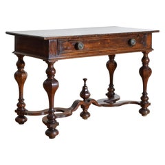 Italian, Umbria, Louis XIV Period Shaped Walnut 1-Drawer Writing Table, ca. 1715