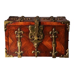 Fina caja fuerte o cofre de madera de Kingwood de Guillermo y María del siglo XVII, circa 1690