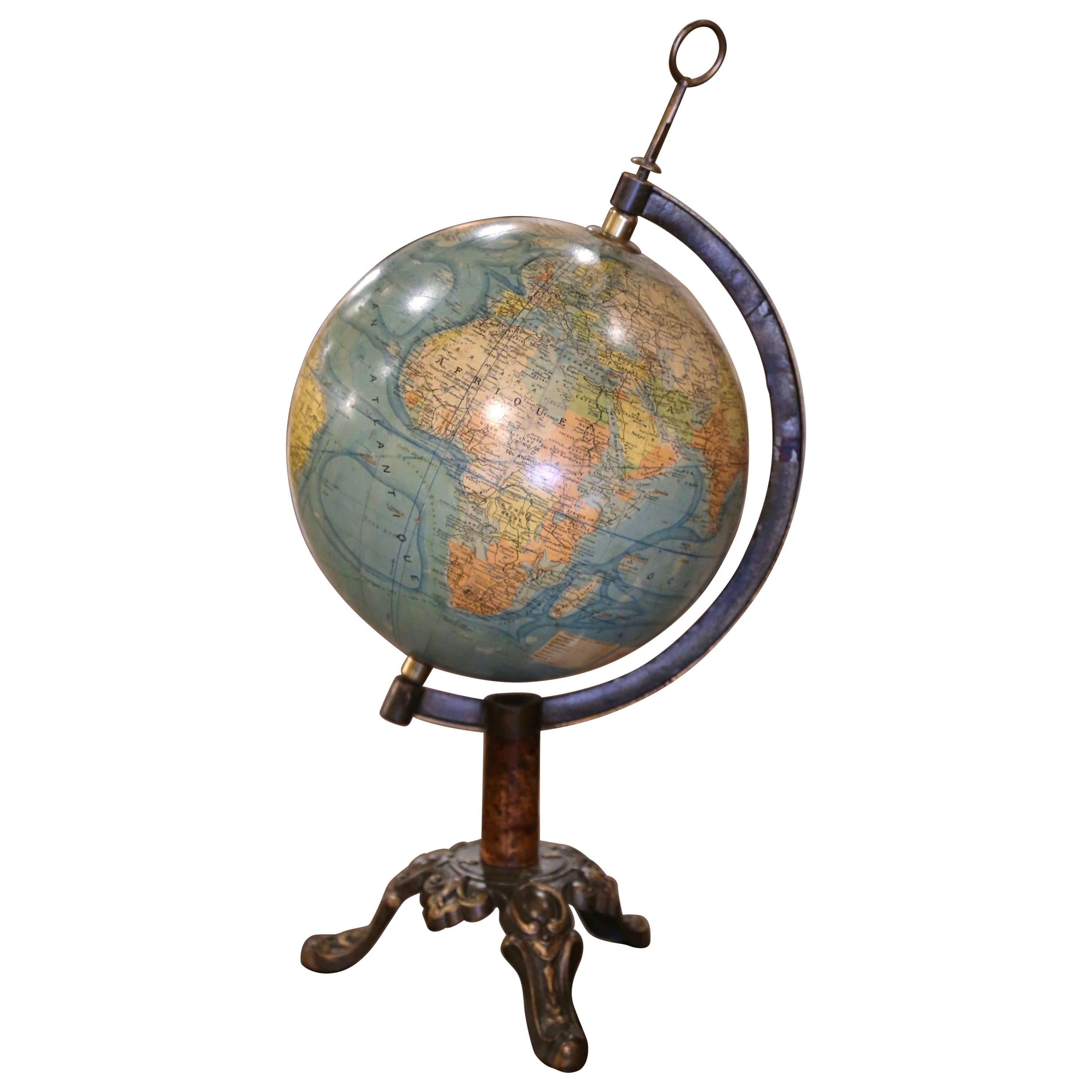 Globe terrestre français du début du 20e siècle sur base en fer par J. Forest, Paris