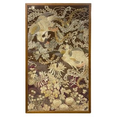 Japanischer asiatischer großer Wandteppich aus Seide mit Pfauen-, Vogel- und Blumenstickerei aus der Meiji-Periode