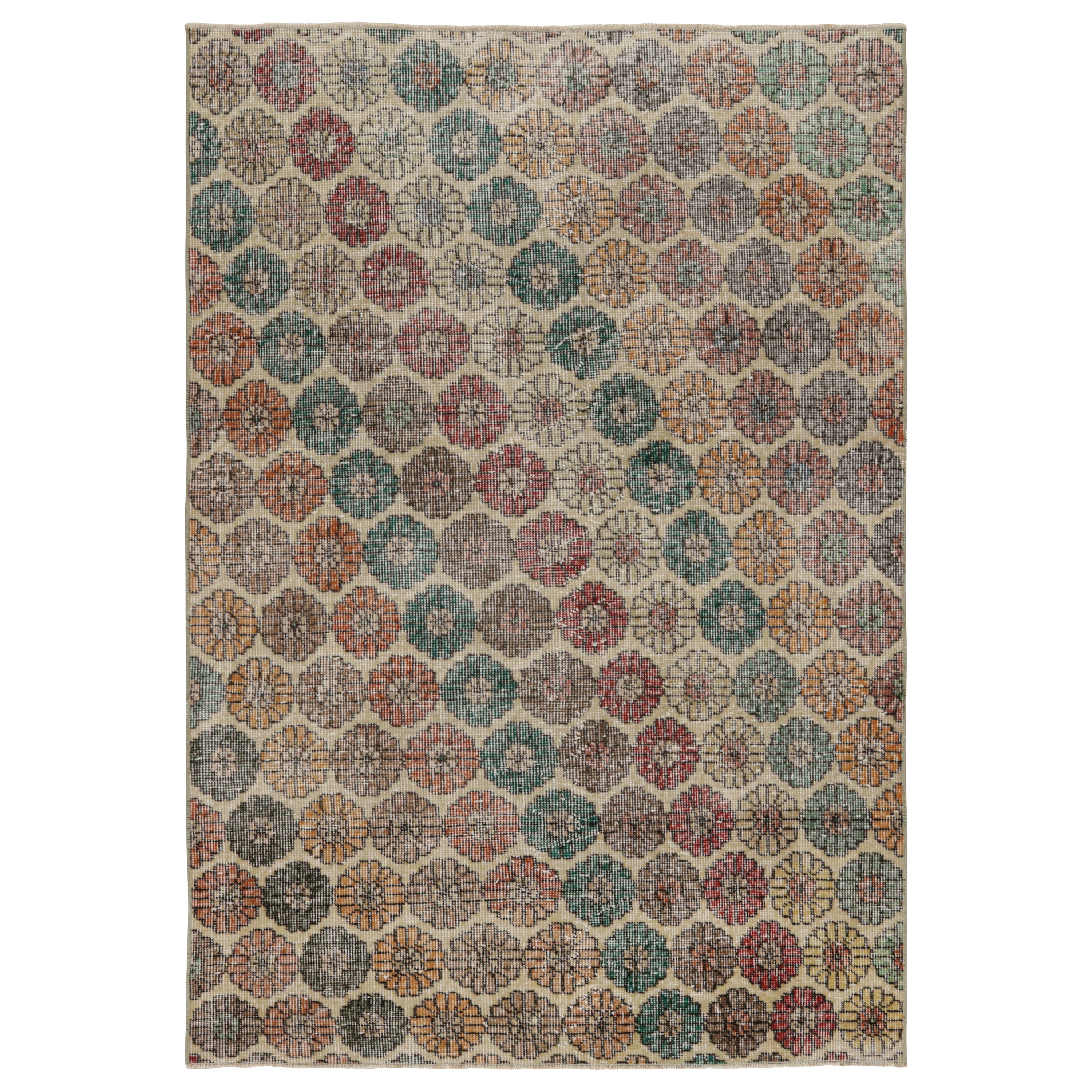 Vintage Zeki Müren Teppich mit polychromem Blumenmuster, von Rug & Kilim im Angebot