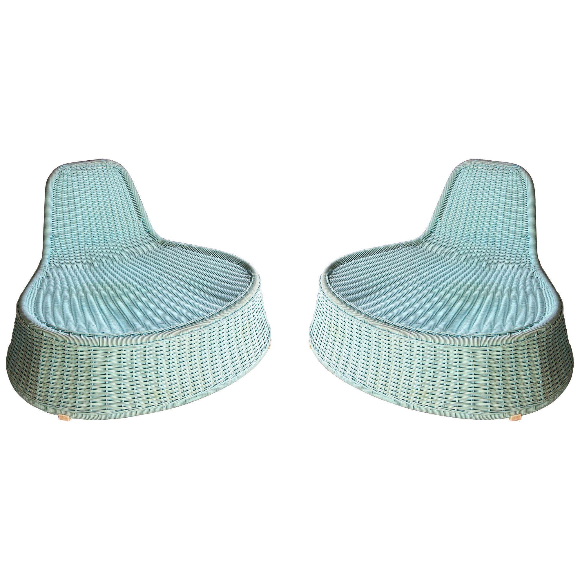 Paire de chaises de jardin synthétiques de couleur bleu clair en vente