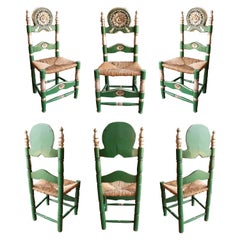 Spanischer Satz von sechs geschnitzten Holzstühlen, lackiert in grüner Farbe