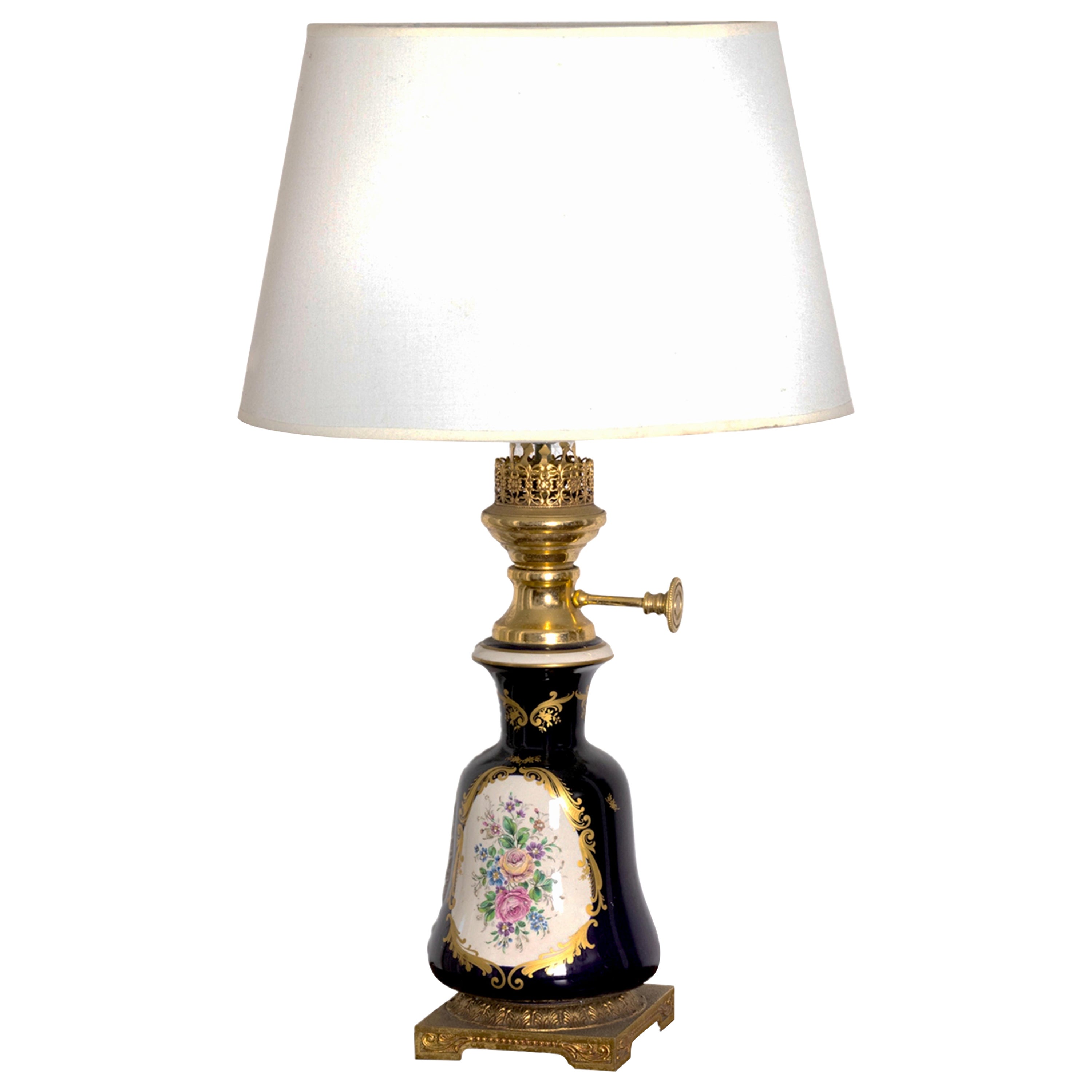 Lampe de table en porcelaine de style Louis XVI, 20e siècle