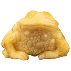 Hand-Carved Butterscotch Amber Frog // 39.15 Grams