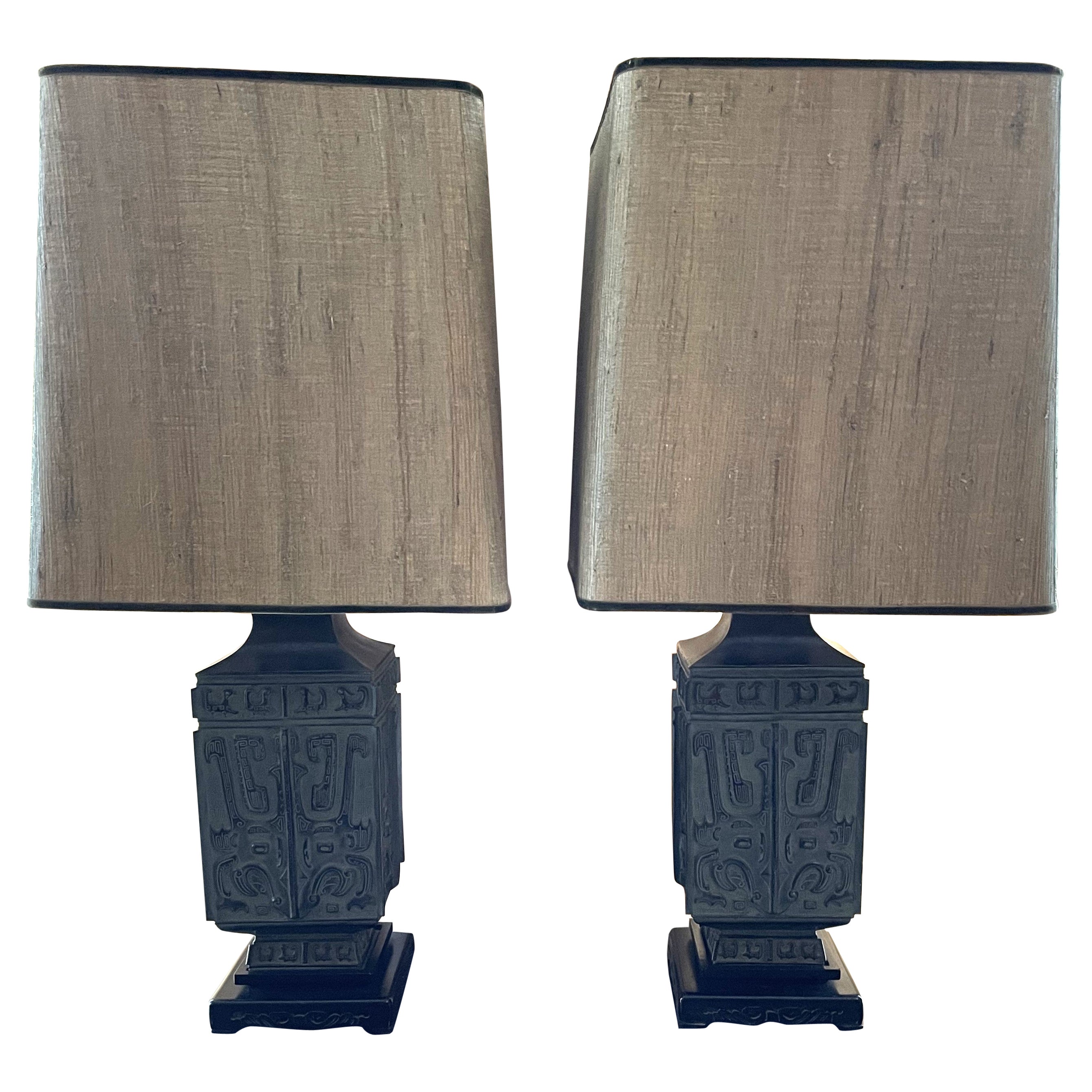 Qing Dynasty Cast-Bronze Table Lamps with Green Grass Cloth Shades For Sale