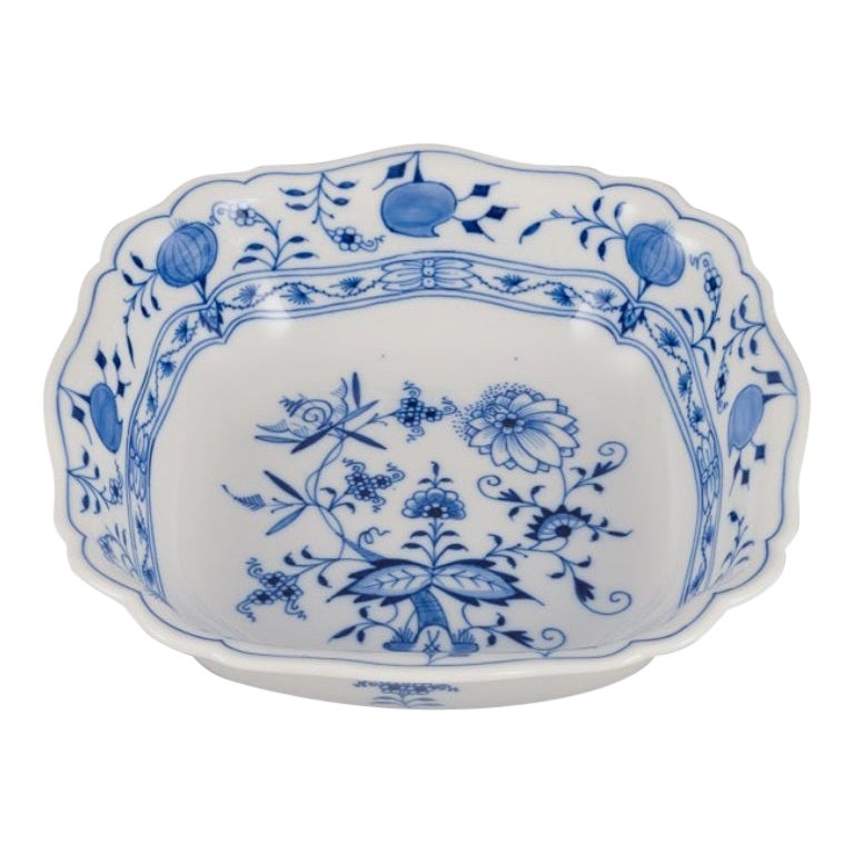 Meissen, Germany. Blue Onion pattern square bowl. Hand-painted porcelain. 