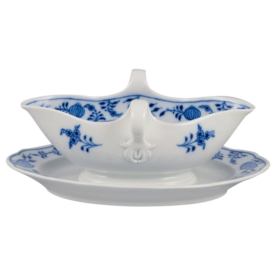 Meissen, Germany. Blue Onion pattern sauce boat with two handles. For Sale