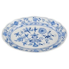 Vintage Meissen, Germany. Large oval Blue Onion pattern serving platter. 